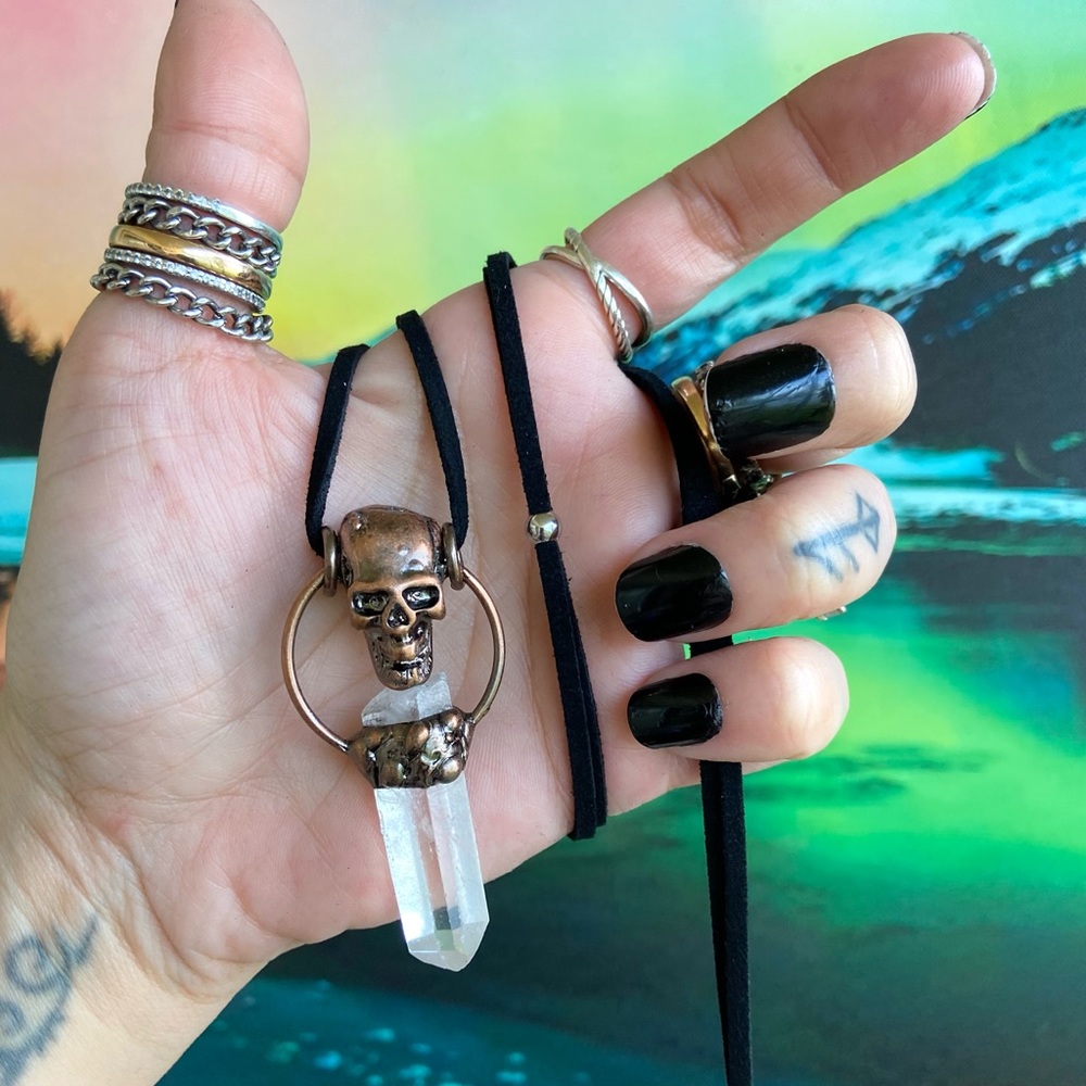 Skull crystal necklace . Clear crystal quartz electroplated copper skull leather - Picture 10 of 16